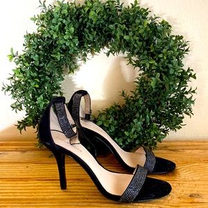 Pelle Moda Black heels in size 8